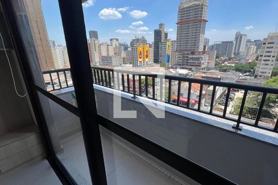 Sacada de kitnet/studio à venda com 1 quarto, 28m² em Pinheiros, São Paulo