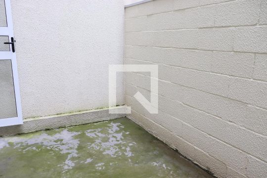 Área externa de apartamento à venda com 2 quartos, 40m² em Santos Dumont, São Leopoldo