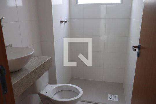 Banheiro de apartamento à venda com 2 quartos, 40m² em Santos Dumont, São Leopoldo