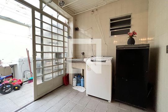 Área de Serviço de casa à venda com 4 quartos, 177m² em Jardim Lourdes, São Paulo