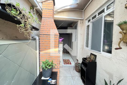 Área externa de casa à venda com 4 quartos, 177m² em Jardim Lourdes, São Paulo