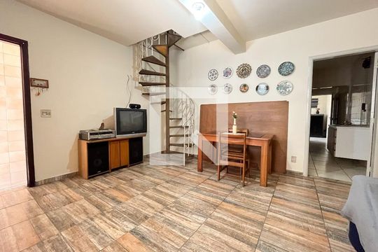 Sala de casa à venda com 4 quartos, 177m² em Jardim Lourdes, São Paulo