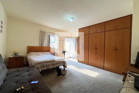Suite de casa à venda com 4 quartos, 177m² em Jardim Lourdes, São Paulo