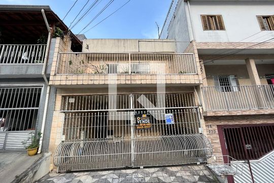 Fachada de casa à venda com 4 quartos, 177m² em Jardim Lourdes, São Paulo