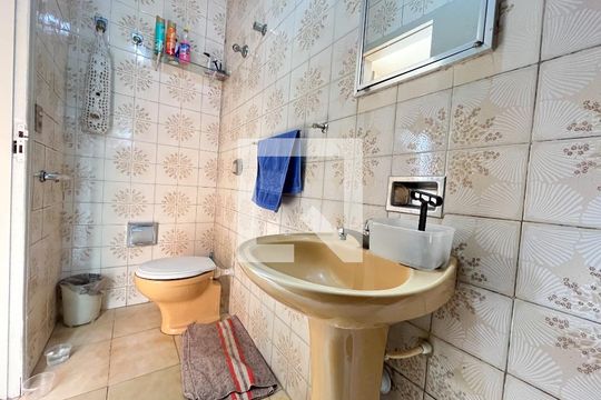 Banheiro da Suíte de casa à venda com 4 quartos, 177m² em Jardim Lourdes, São Paulo