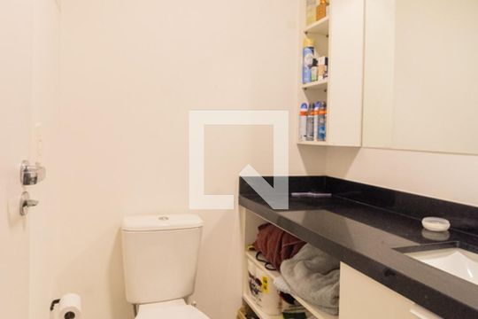 Banheiro de kitnet/studio à venda com 1 quarto, 37m² em Marechal Rondon, Canoas