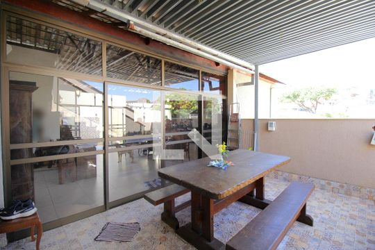 Área de Estar de casa à venda com 3 quartos, 477m² em São Cristóvão, Belo Horizonte