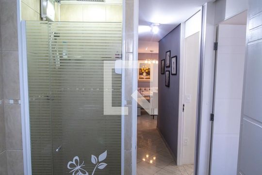 Banheiro de apartamento à venda com 2 quartos, 65m² em Jardim Santa Emília, São Paulo