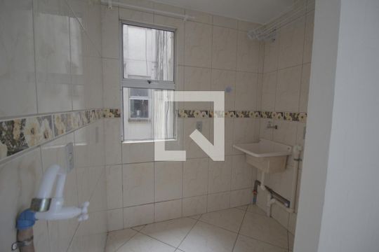 Cozinha de apartamento à venda com 2 quartos, 43m² em Estância Velha, Canoas