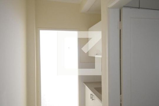 Cozinha de apartamento para alugar com 1 quarto, 40m² em Liberdade, São Paulo