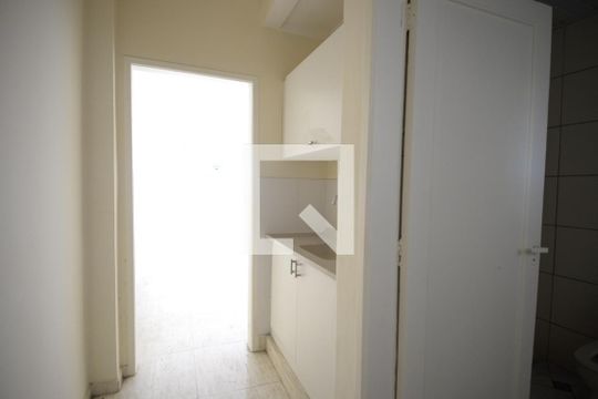 Cozinha de apartamento para alugar com 1 quarto, 40m² em Liberdade, São Paulo