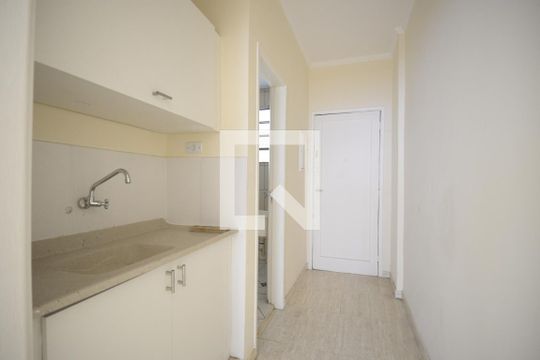 Cozinha de apartamento para alugar com 1 quarto, 40m² em Liberdade, São Paulo