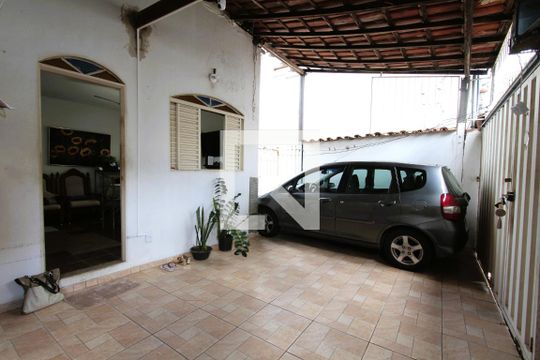Garagem de casa à venda com 2 quartos, 394m² em Nova Gameleira, Belo Horizonte
