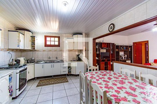 Cozinha de casa à venda com 5 quartos, 250m² em Rio Branco, Canoas