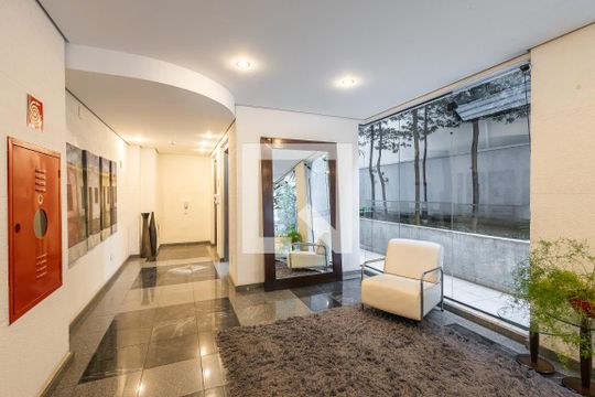 Hall de entrada de apartamento para alugar com 2 quartos, 63m² em Paraíso, São Paulo