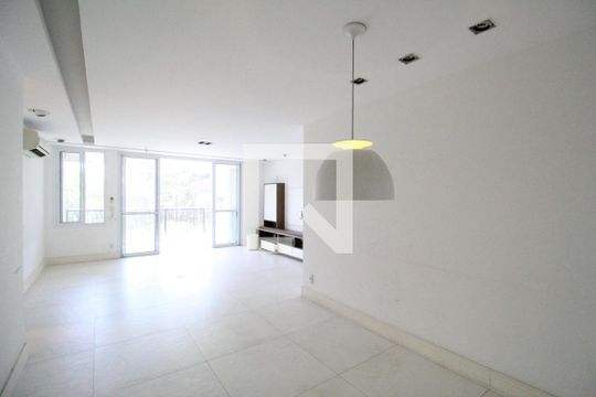 Sala de apartamento para alugar com 4 quartos, 150m² em Jacarepaguá, Rio de Janeiro