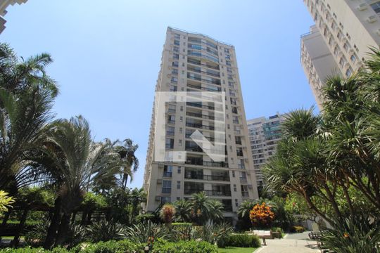Fachada do bloco de apartamento para alugar com 4 quartos, 150m² em Jacarepaguá, Rio de Janeiro