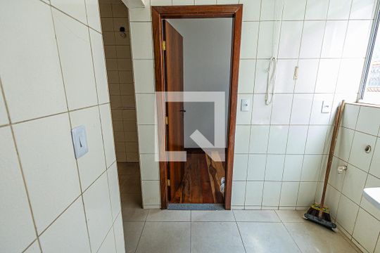 Area de serviço de apartamento para alugar com 3 quartos, 82m² em Santa Rosa, Belo Horizonte