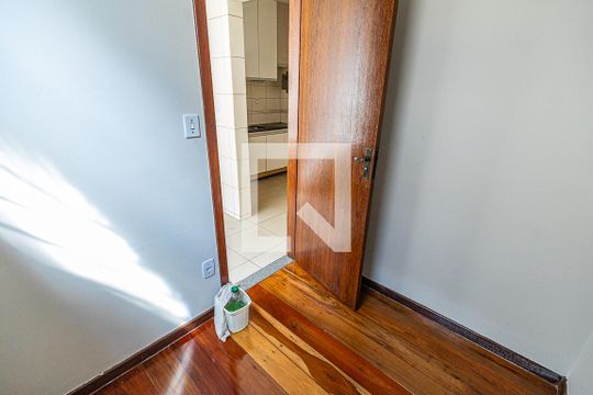 DCE de apartamento para alugar com 3 quartos, 82m² em Santa Rosa, Belo Horizonte