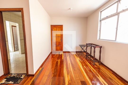 Sala de apartamento para alugar com 3 quartos, 82m² em Santa Rosa, Belo Horizonte