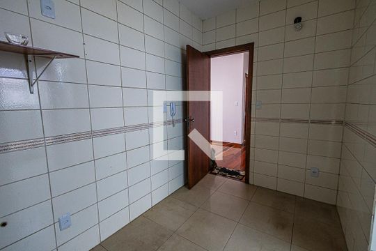 Cozinha de apartamento para alugar com 3 quartos, 82m² em Santa Rosa, Belo Horizonte
