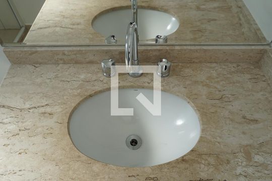 Banheiro da Suíte 1 de apartamento à venda com 3 quartos, 120m² em Vila Andrade, São Paulo