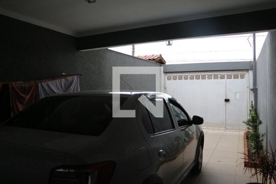 Garagem de casa à venda com 3 quartos, 120m² em Vila Fernandes, São Paulo