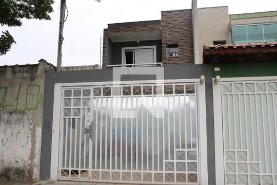Fachada de casa à venda com 3 quartos, 120m² em Vila Fernandes, São Paulo