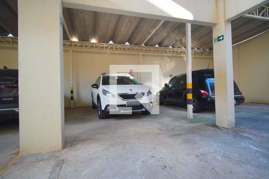 Garagem de apartamento à venda com 1 quarto, 220m² em Petrópolis, Porto Alegre