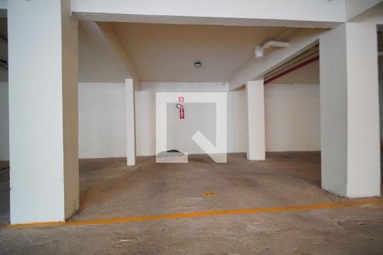 Garagem de apartamento à venda com 1 quarto, 220m² em Petrópolis, Porto Alegre