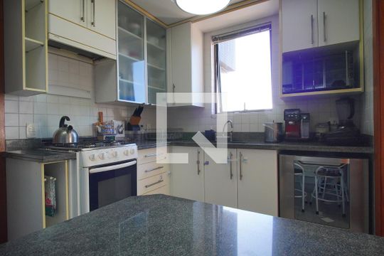 Cozinha de apartamento à venda com 1 quarto, 220m² em Petrópolis, Porto Alegre