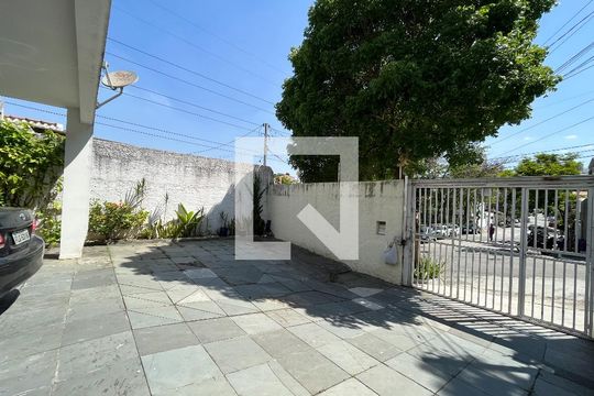 Garagem de casa à venda com 4 quartos, 300m² em Vila da Saúde, São Paulo