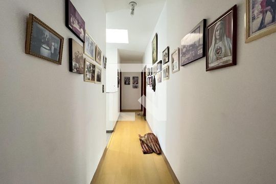 Corredor de casa à venda com 4 quartos, 300m² em Vila da Saúde, São Paulo