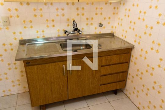 Cozinha de apartamento à venda com 1 quarto, 58m² em Conceicao, Campinas