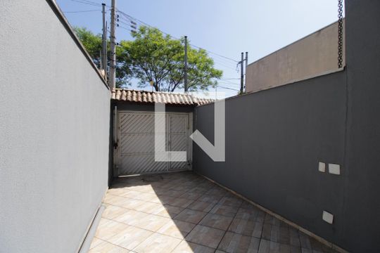 Garagem de casa à venda com 2 quartos, 145m² em Vila Ré, São Paulo