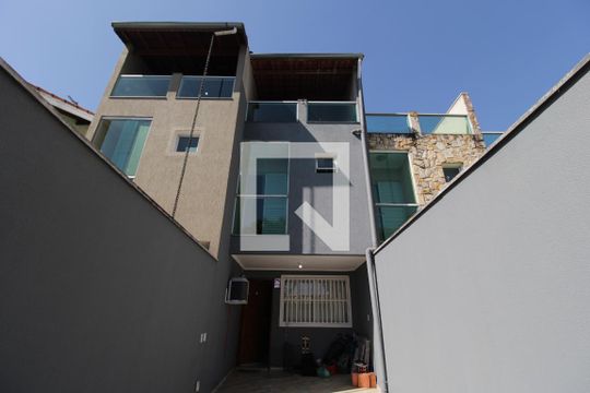 Fachada de casa à venda com 2 quartos, 145m² em Vila Ré, São Paulo