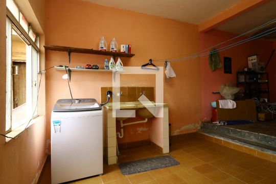 Área de Serviço de casa à venda com 2 quartos, 148m² em Vila Vitoria, Santo André