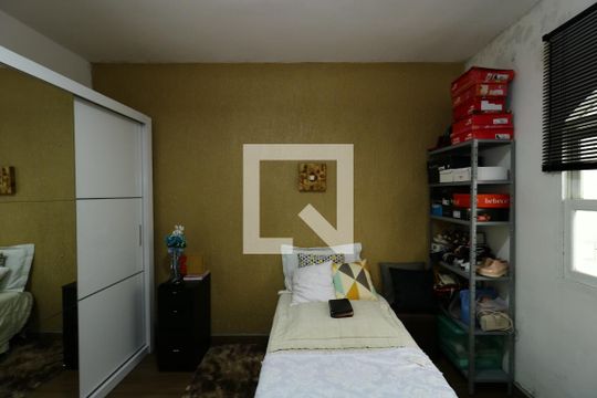 Quarto 1 de casa à venda com 2 quartos, 148m² em Vila Vitoria, Santo André