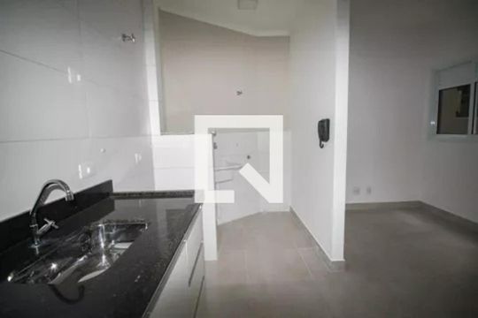 Kitnet/Studio para alugar com 1 quarto, 27m² em Vila Nivi, São Paulo