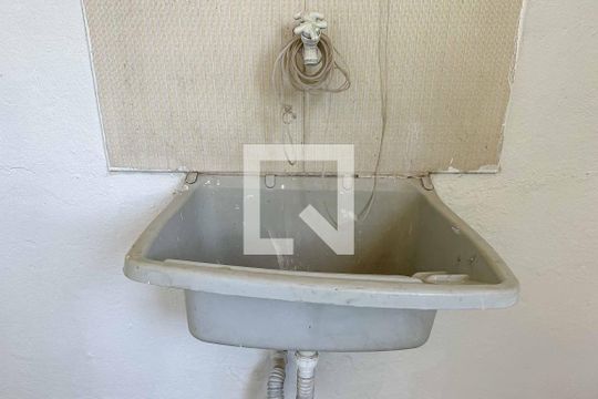 Área de Serviço de casa para alugar com 1 quarto, 33m² em Parque Peruche, São Paulo