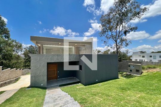 Área Externa de casa de condomínio à venda com 4 quartos, 502m² em Alphaville, Nova Lima