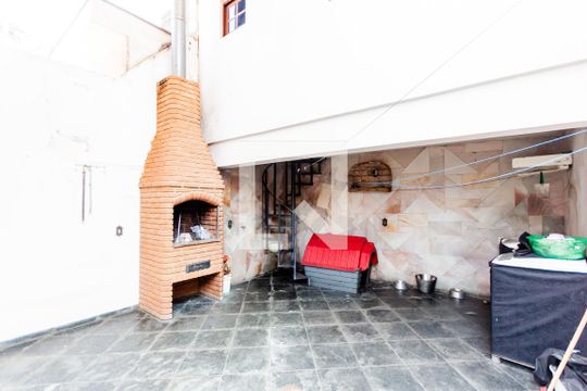 Quintal de casa à venda com 4 quartos, 192m² em Vila Curuçá, Santo André