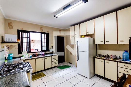 Cozinha de casa à venda com 4 quartos, 192m² em Vila Curuçá, Santo André