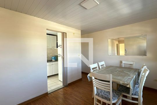 Sala de apartamento para alugar com 2 quartos, 36m² em São Braz, Curitiba
