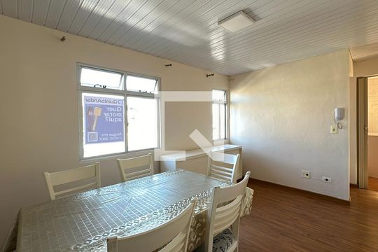 Apartamento para alugar com 2 quartos, 36m² em São Braz, Curitiba