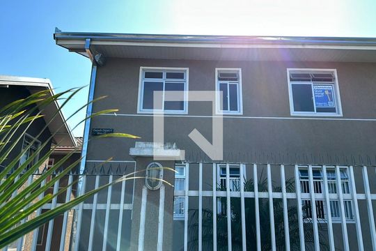 Fachada do bloco de apartamento para alugar com 2 quartos, 36m² em São Braz, Curitiba