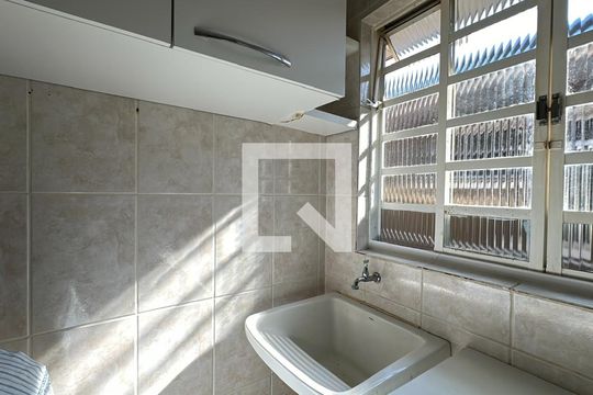 Área de Serviço de apartamento para alugar com 2 quartos, 36m² em São Braz, Curitiba