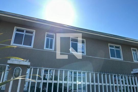 Fachada do bloco de apartamento para alugar com 2 quartos, 36m² em São Braz, Curitiba