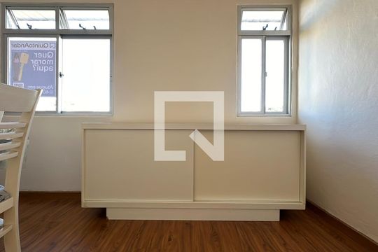 Sala de apartamento para alugar com 2 quartos, 36m² em São Braz, Curitiba
