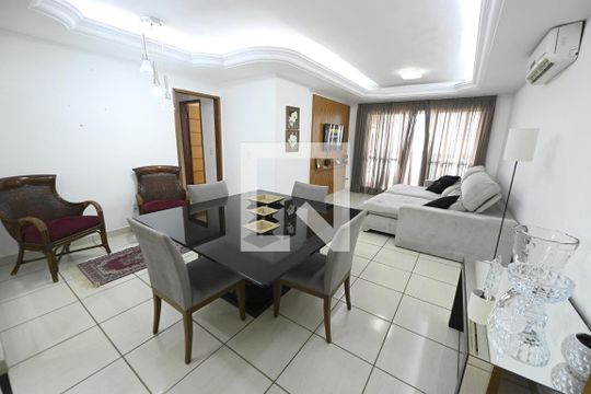 Apartamento para alugar com 3 quartos, 97m² em Jardim Goiás, Goiânia